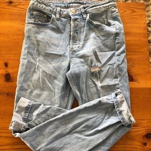Distresses jeans